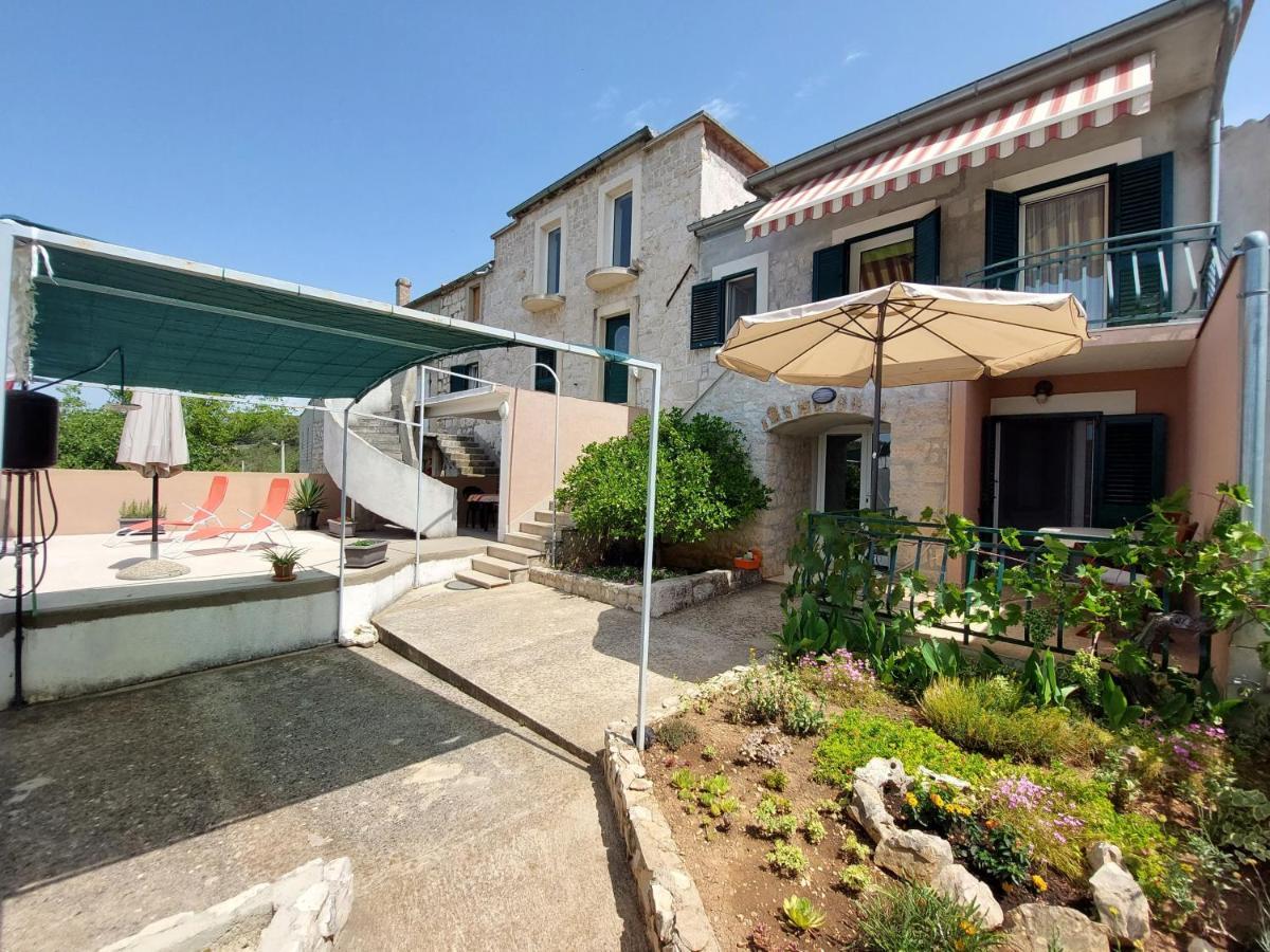 Holiday Home Oliva Bilice Ngoại thất bức ảnh